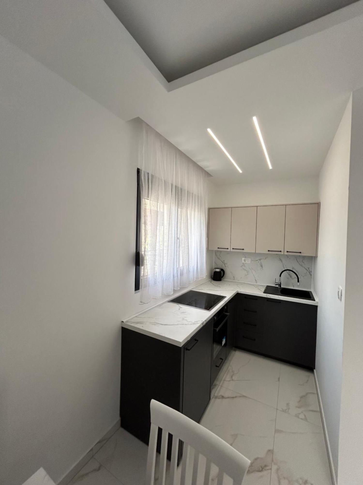 Merlin Prestige Apartments Будва Экстерьер фото